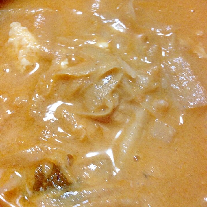 挽肉とごぼうのごま味噌スープ